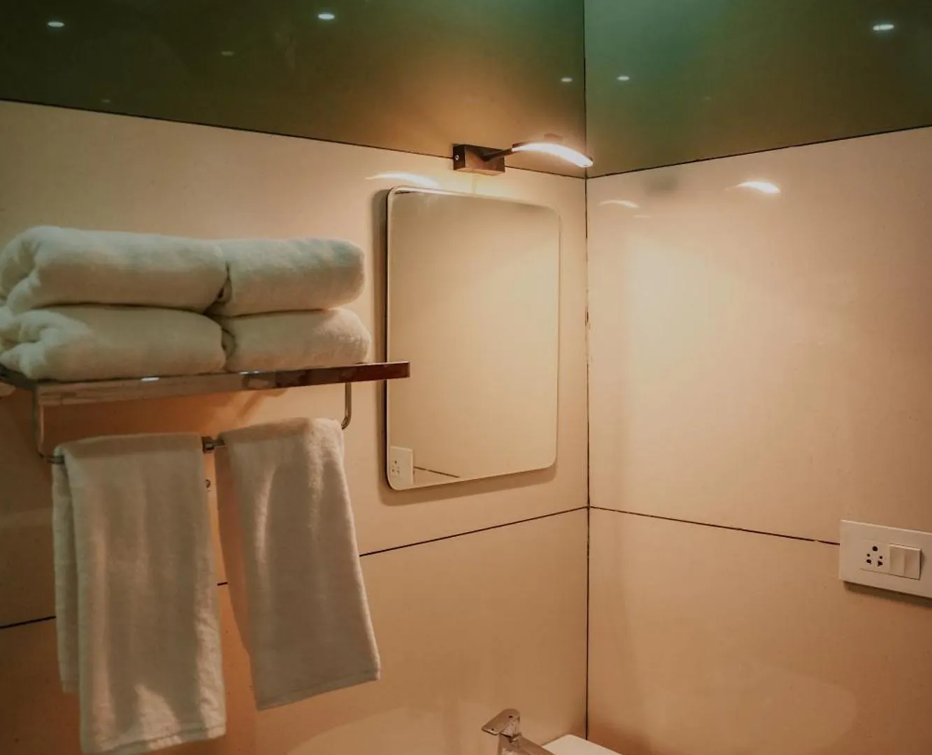 Makkiyil Residency Otel Kochi Hindistan